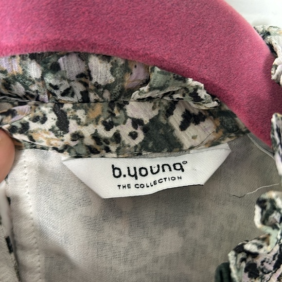 Fun print blouse - Picture 3 of 4